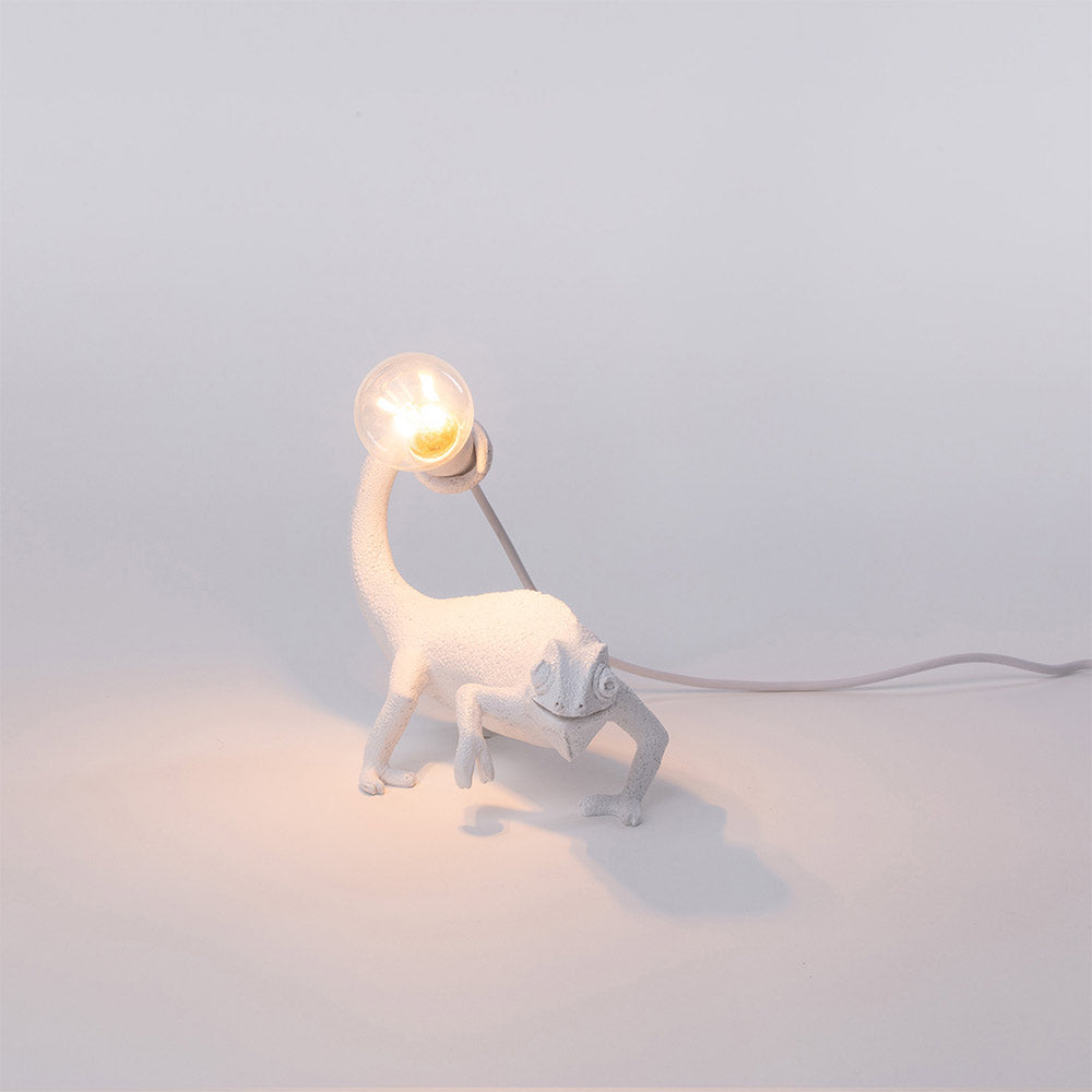 Chameleon Lamp Left-going Up Resin Lamp Cm.21x14.5 H.9 - White Usb