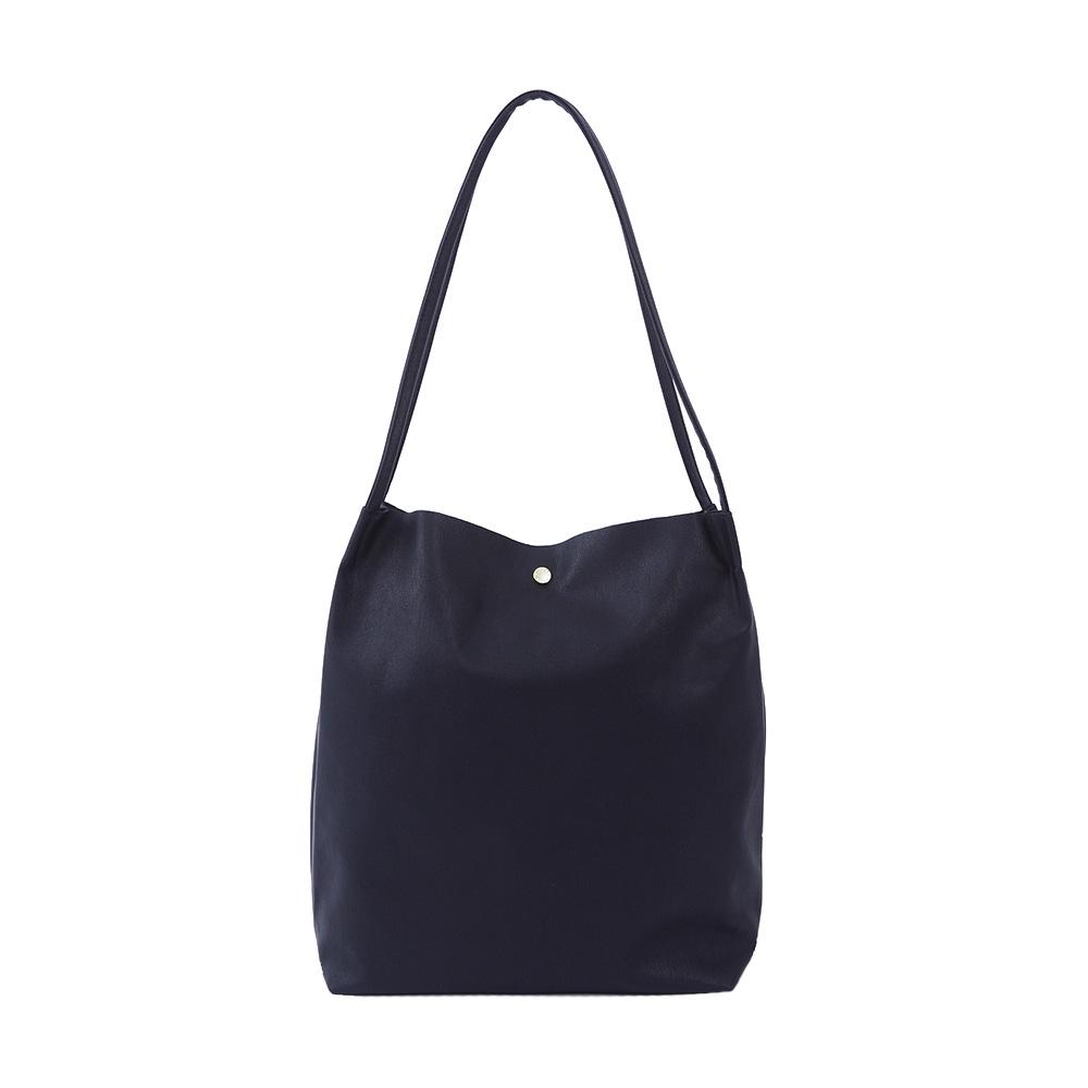 Lusso Tote M Black 1242