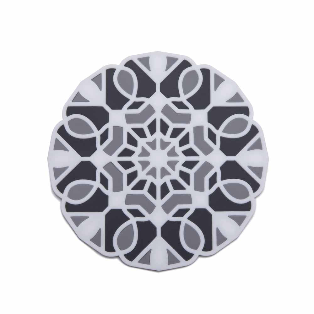 3-in-1 Split Trivet, made of Silicone